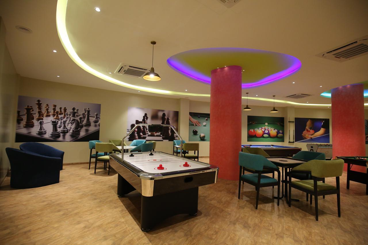 Rajhans Belliza Service Apartment Surate Extérieur photo
