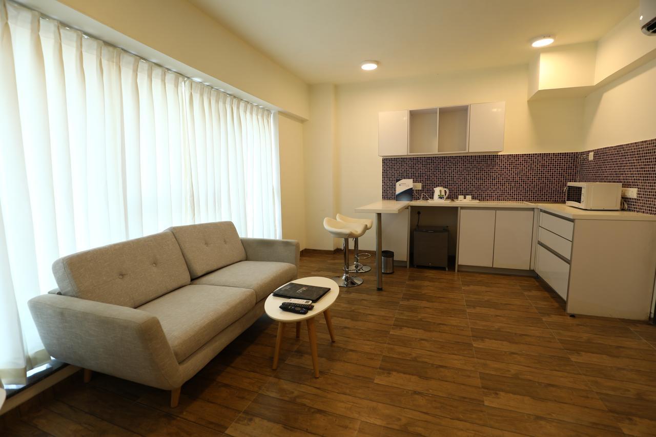 Rajhans Belliza Service Apartment Surate Extérieur photo
