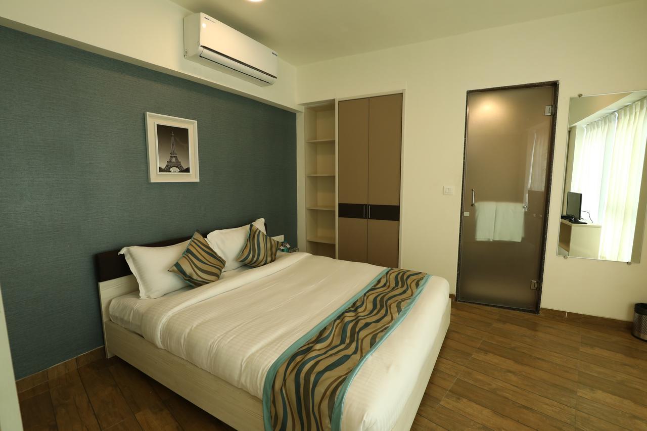 Rajhans Belliza Service Apartment Surate Extérieur photo
