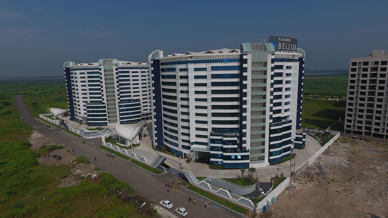 Rajhans Belliza Service Apartment Surate Extérieur photo
