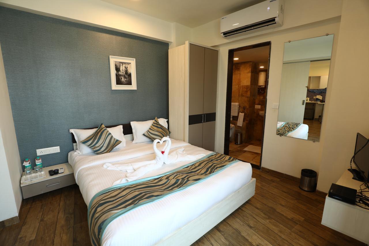 Rajhans Belliza Service Apartment Surate Extérieur photo